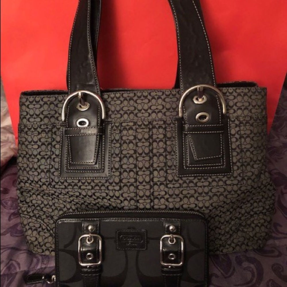 Coach purse and matching wallet